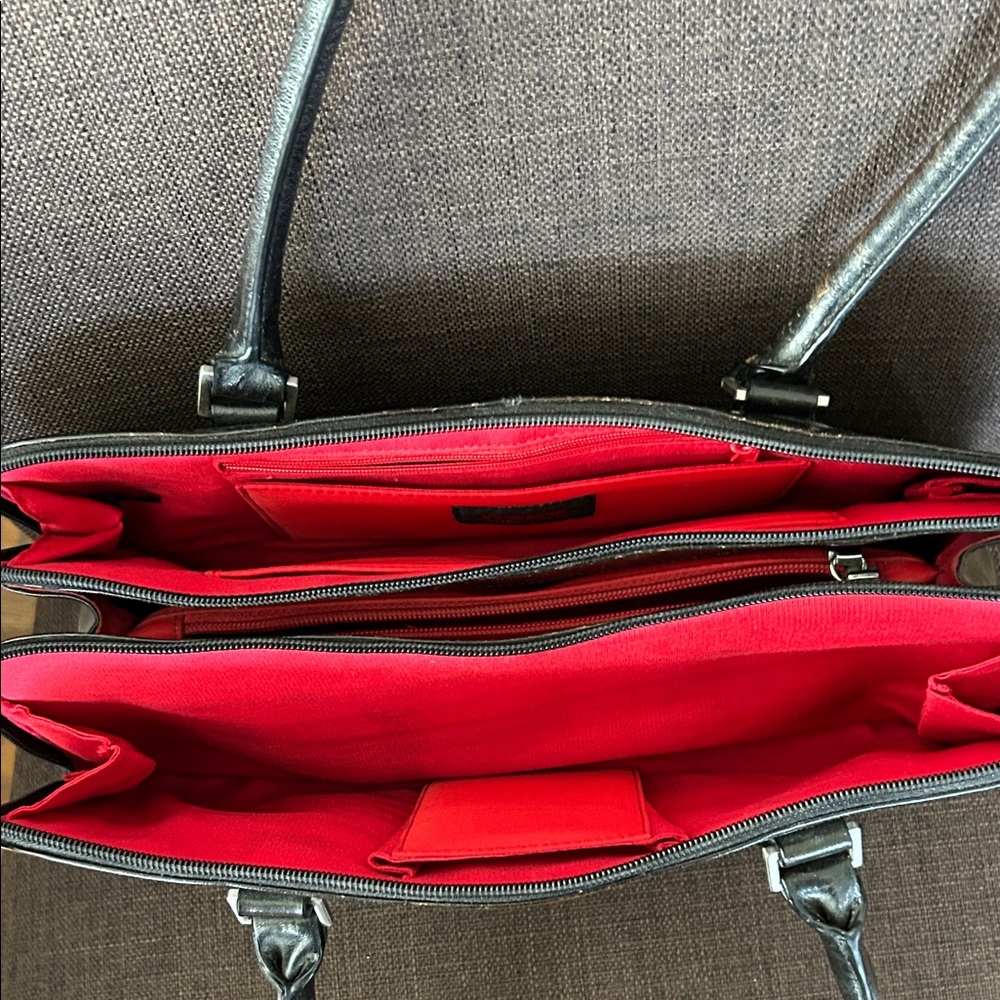 HOBO Black Leather Shoulder Bag with Red Interior - Picture 4 of 4